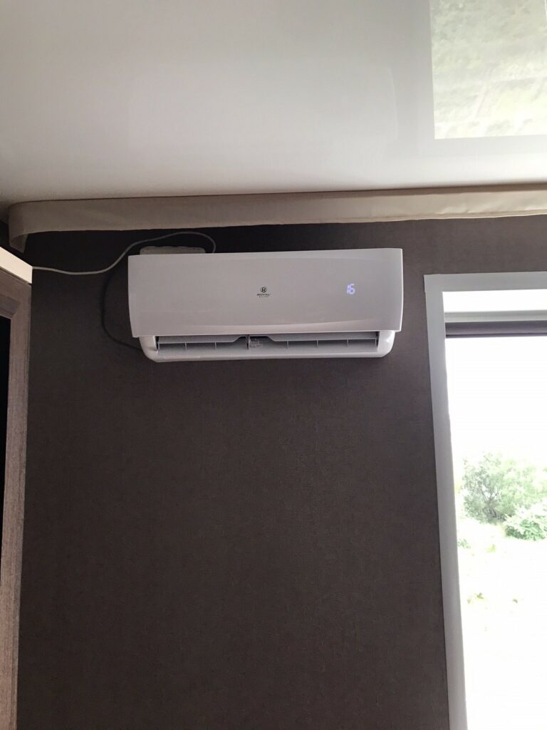 Установка кондиционера Royal Clima